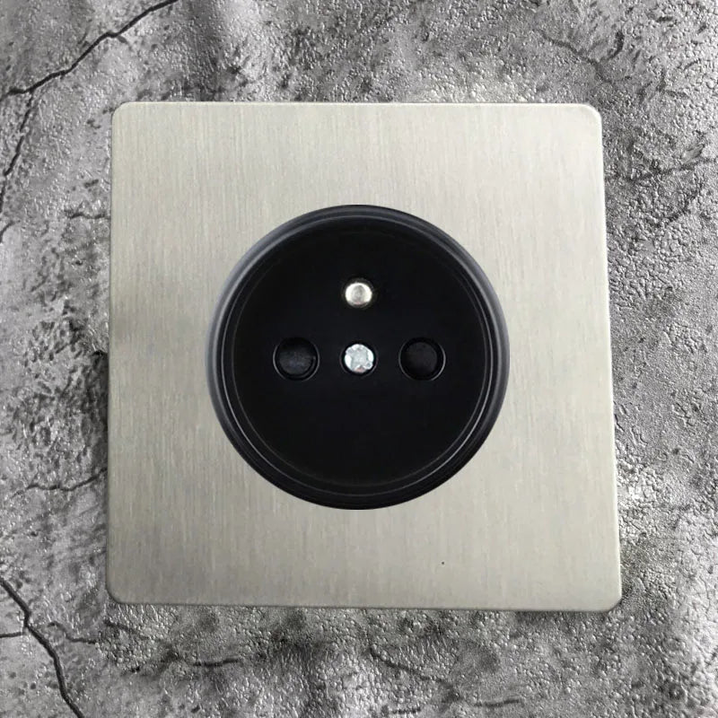 Interruptores de pared, enchufes y accesorios de acero cepillado