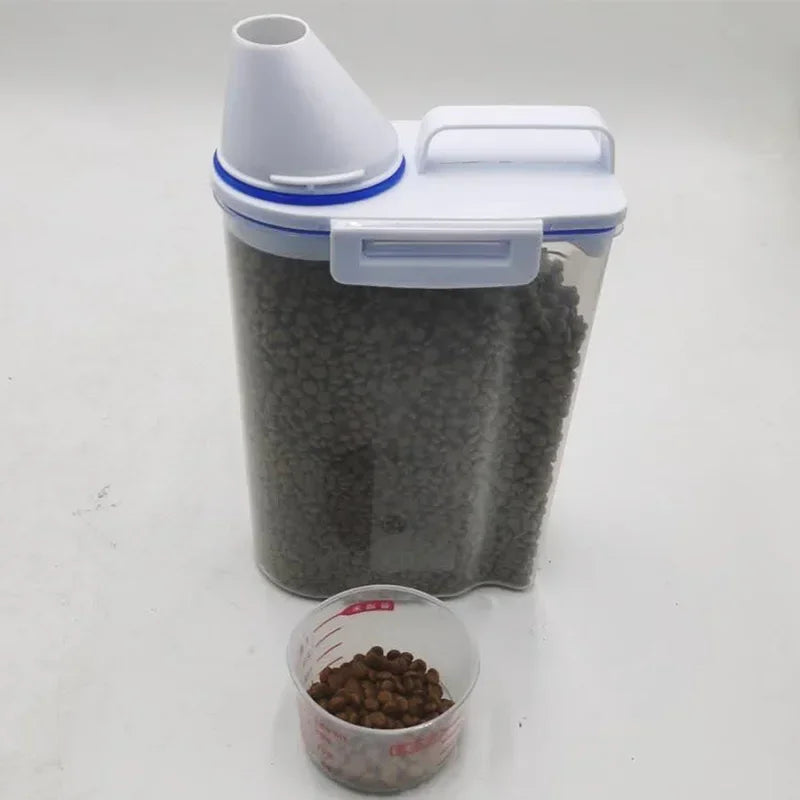 1.5kg/2kg Dog Cat Food Pail Plastic Storage Tank with Measuring Cup Container Moisture-proof Sealed Jar Pet Supplies Accessories 