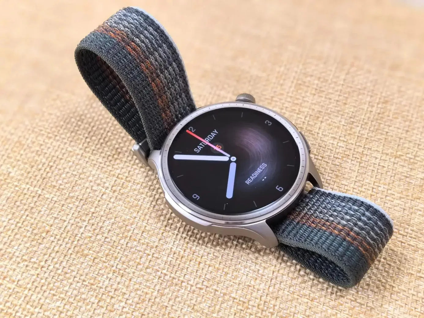 Amazfit Balance 46mm okosóra AMOLED kijelzővel