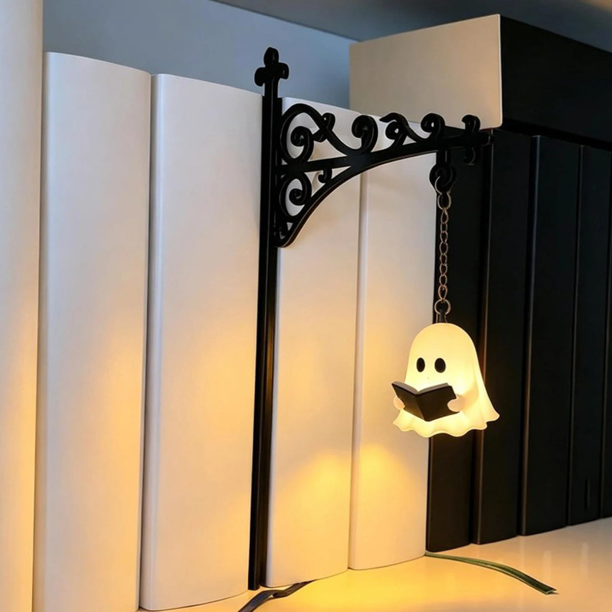 Vintage-Style LED Bookshelf Accent Lamp, Design Options