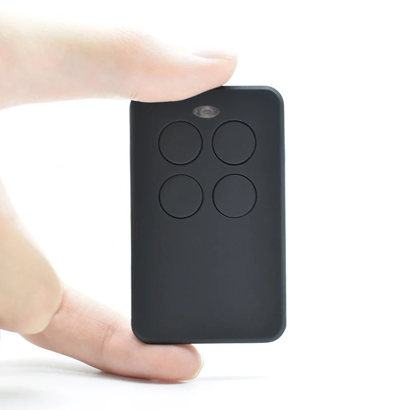 Piloty do bramy garażowej i wjazdowej z czterema przyciskami