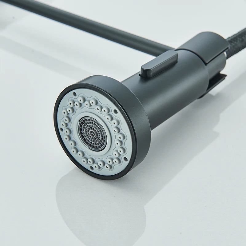 Ελατήριο βρύσης κουζίνας με τράβηγμα προς τα κάτω για ζεστό και κρύο νερό