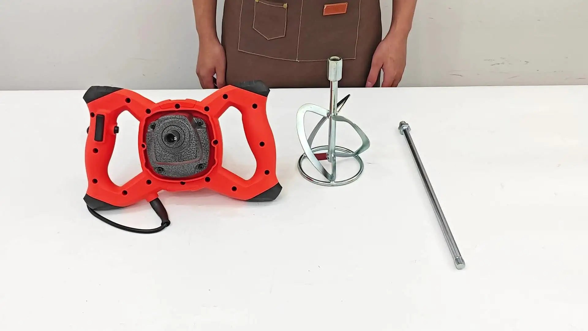 Prenosný miešač na betón s nastaviteľnou 6-rýchlostnou lopatkou