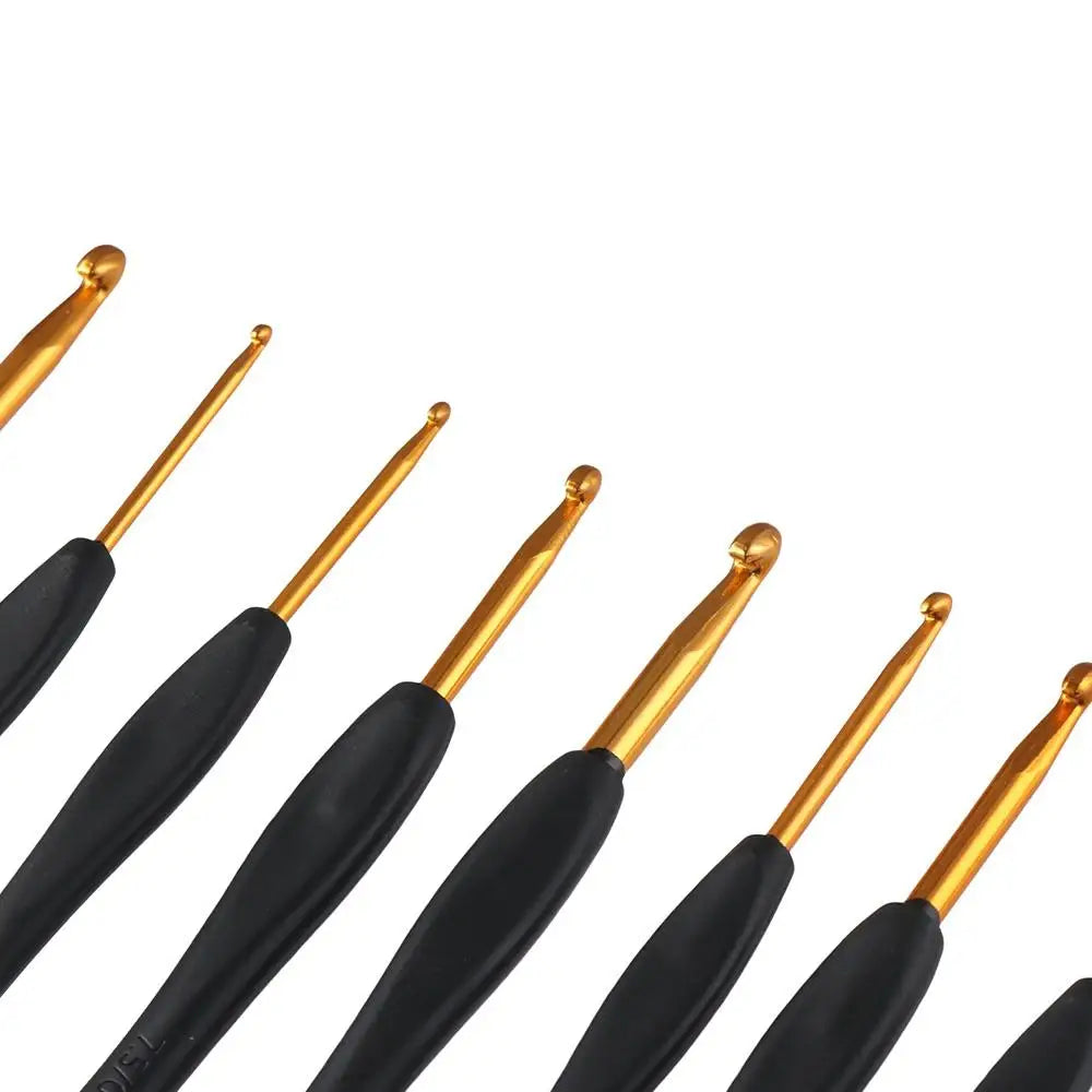 8PCS Black Crochet Hooks Set  for Arthritic Hands,Ergonomic Crochet Hook Soft Crochet Needle,2.5-6.0mm Crochet Kit for Beginners 