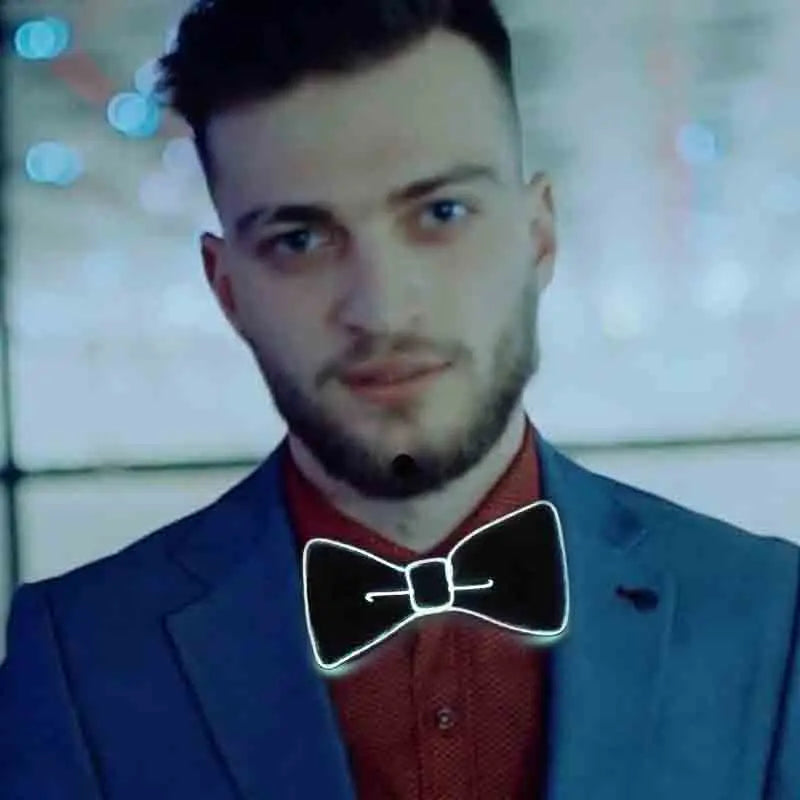 1PC Light Up LED Glasses Glow Sunglasses EL Wire Neon Glasses Glow in The Dark Party Supplies Neon Party Favors for Kids Adults 