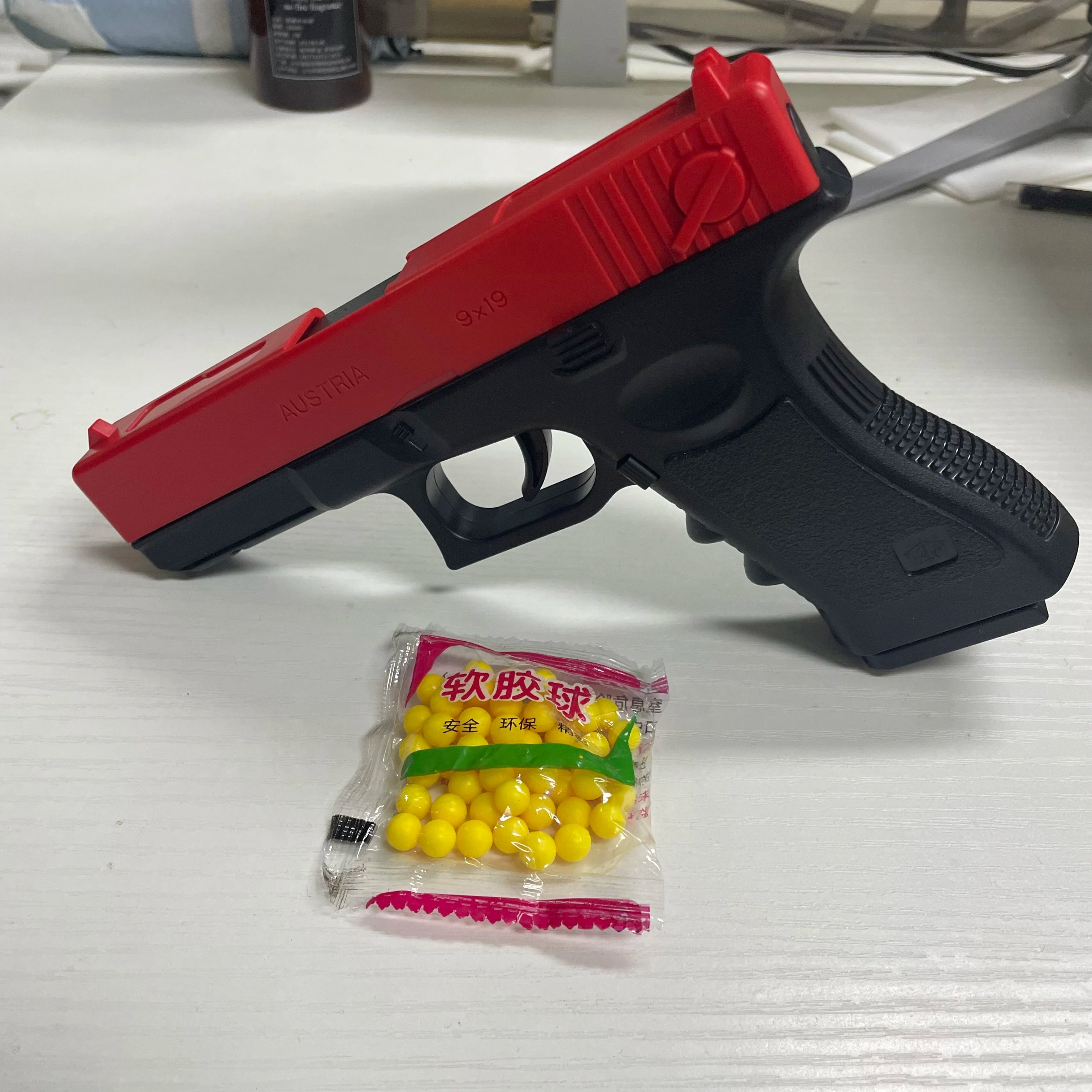 2025 New Soft Bullet and Airsoft Pistol Manual G17 G lock Toy Gun Lower Magazine Laser Outdoor Sports CS Game Weapon Kisd Gift 