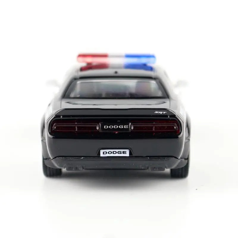 Model samochodu policyjnego Challenger w skali 1:36 z otwieranymi drzwiami