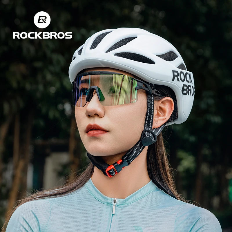 Photochromic Cycling Glasses with Anti-Fog Protection