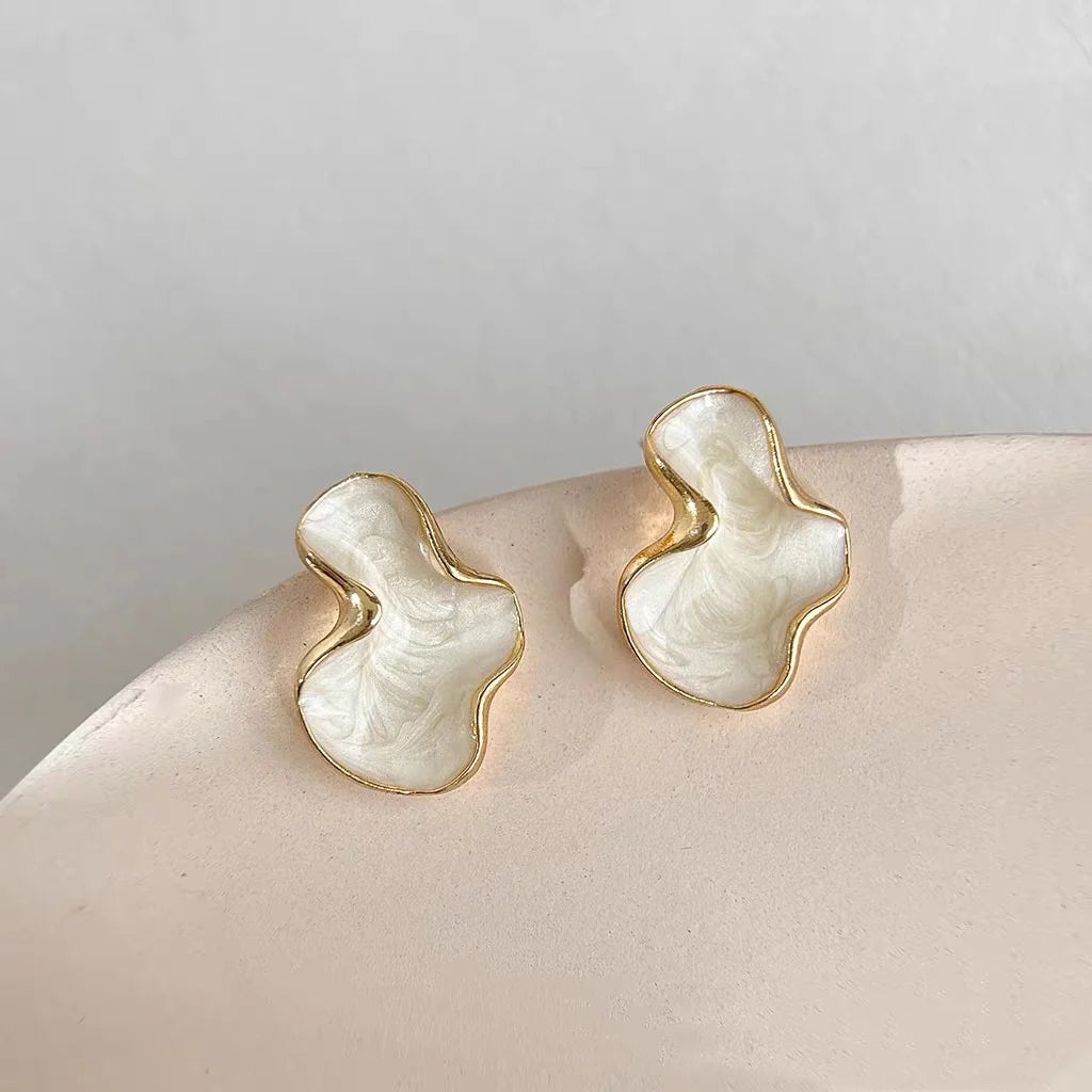 Abstract Alien White Color Cloud Irregular Stud Earring for Women Temperament Ear Jewelry Simple Christmas Valentine's Day Gift 