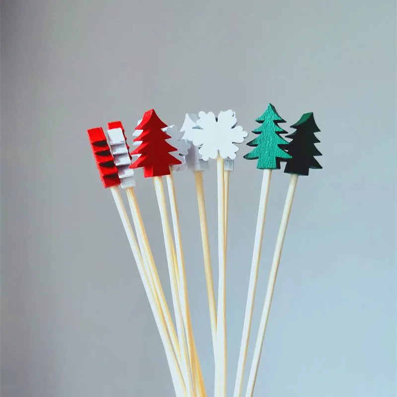 50Pcs/set Christmas Fruit Sticks Disposable Bamboo Sticks Snowflake Christmas Tree Elk Santa Claus Snowman Sticks Xmas Ornaments 