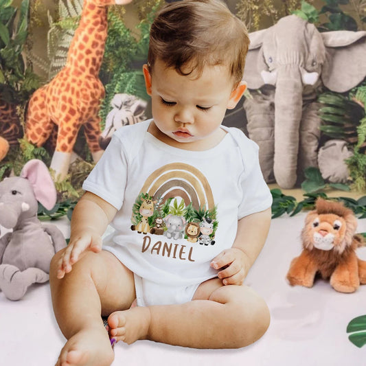 Personaliziran otroški bodi Mavrična žival z imenom Kombinezoni za dojenčke Obleke za novorojenčka Wild One Romper Darila za prho za rojstni dan