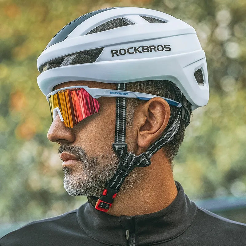 Casco da ciclismo leggero con copertura magnetica e 16–20 prese d’aria