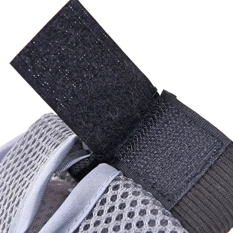 Pet Grooming Glove with Textured Contact Surface