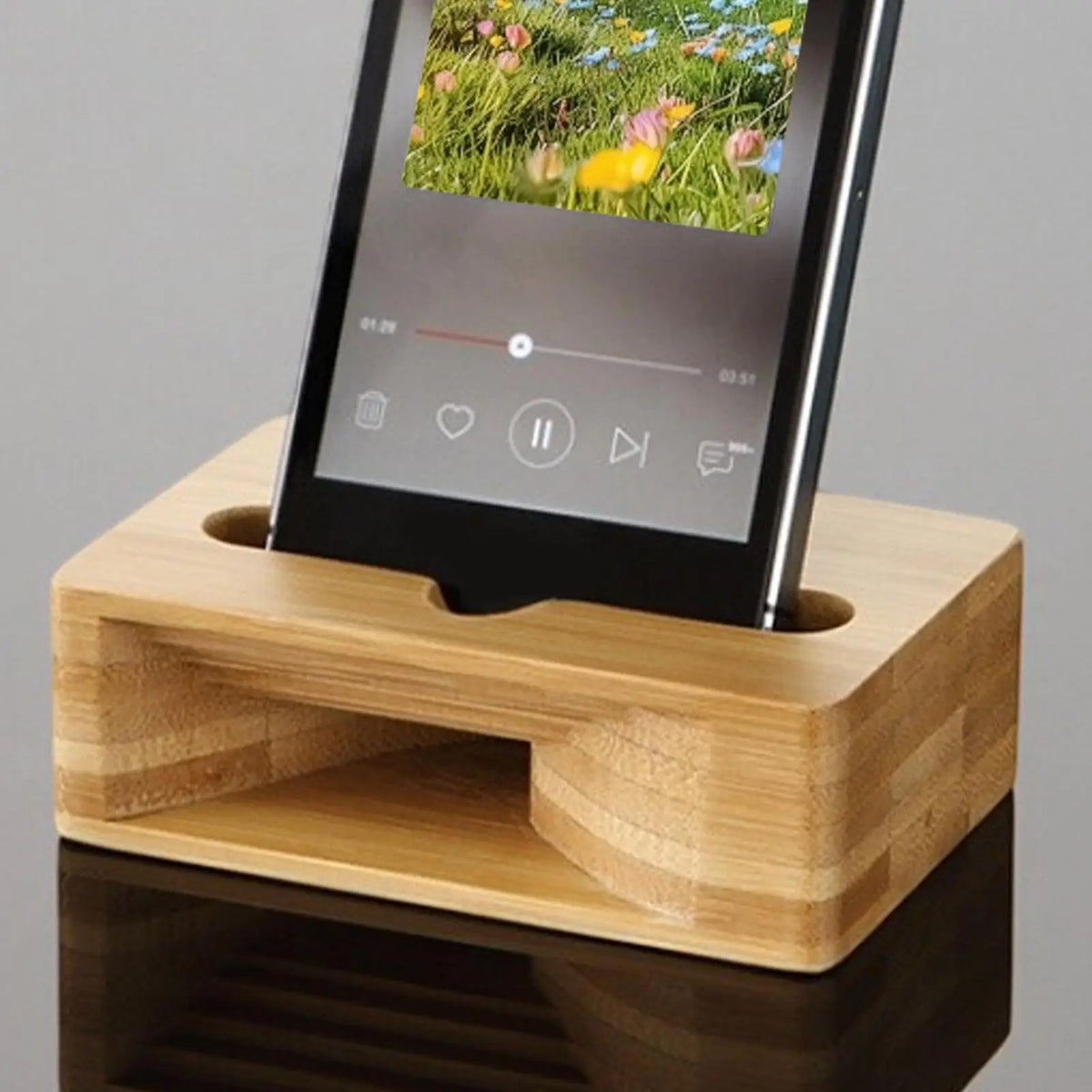 Wooden Phone Speaker Stand and Passive Amplifier