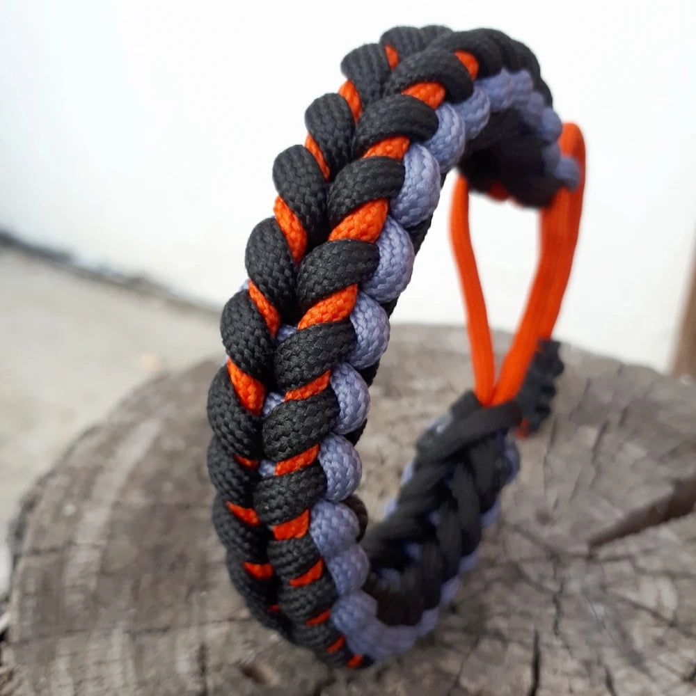 Outdoor Survival Paracord Bracelet - Handwoven Tactical Rope, Unique Closure, for Camping Hiking