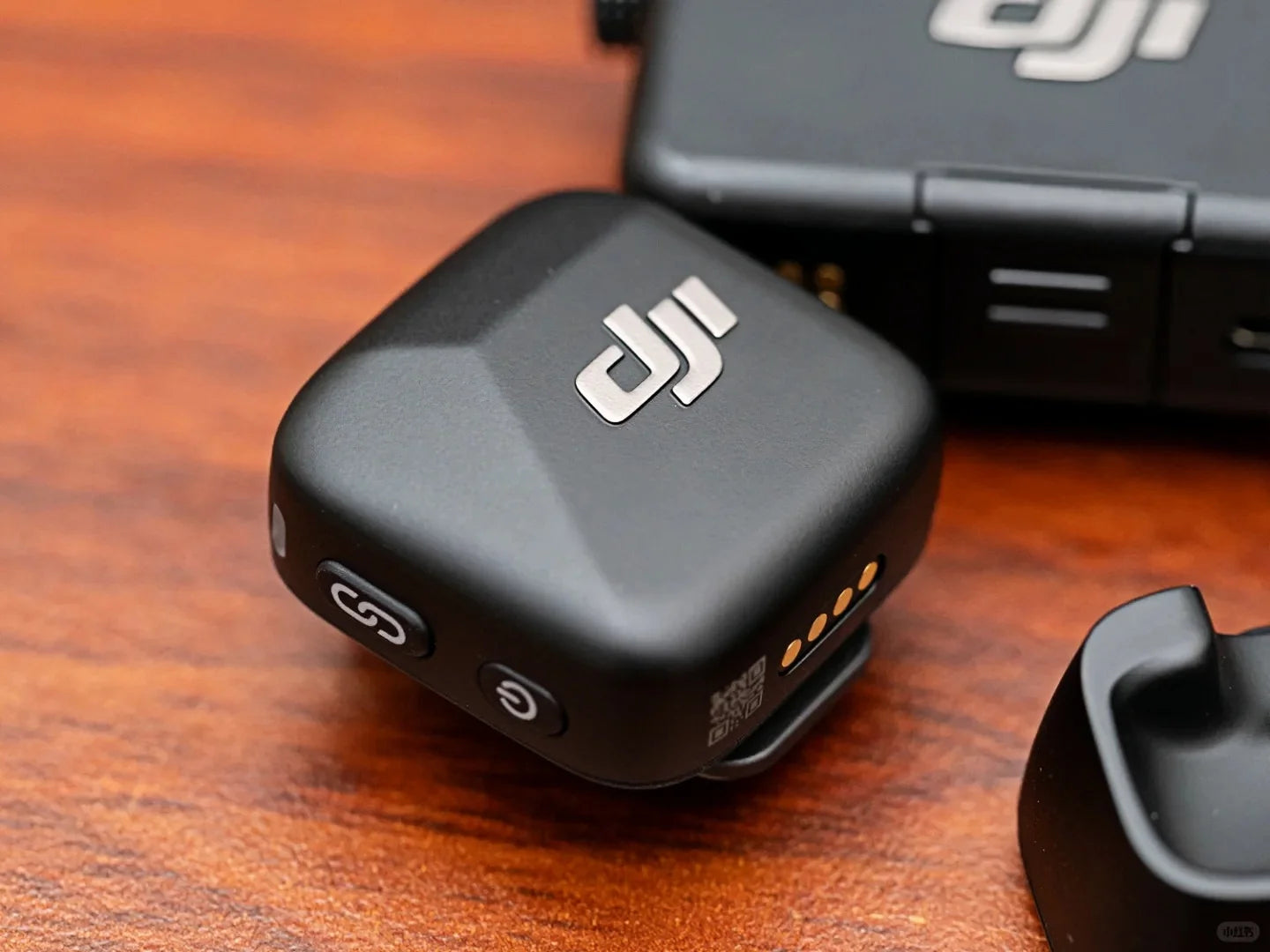 DJI Mic Mini bezdrátový mikrofonní systém s nabíjecím pouzdrem