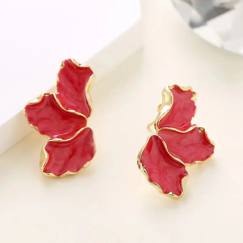 Fashion Delicate Gold Plated Irregular Back Earrings Heavy Design High Quality Cream Flower Earrings, The Best Family Gift For i 
