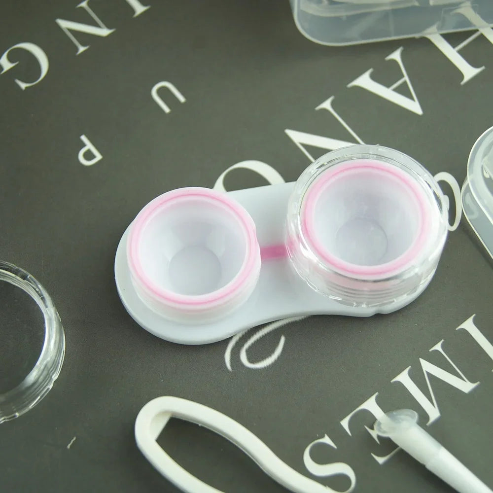 Estuche compacto para guardar y cuidar lentes de contacto