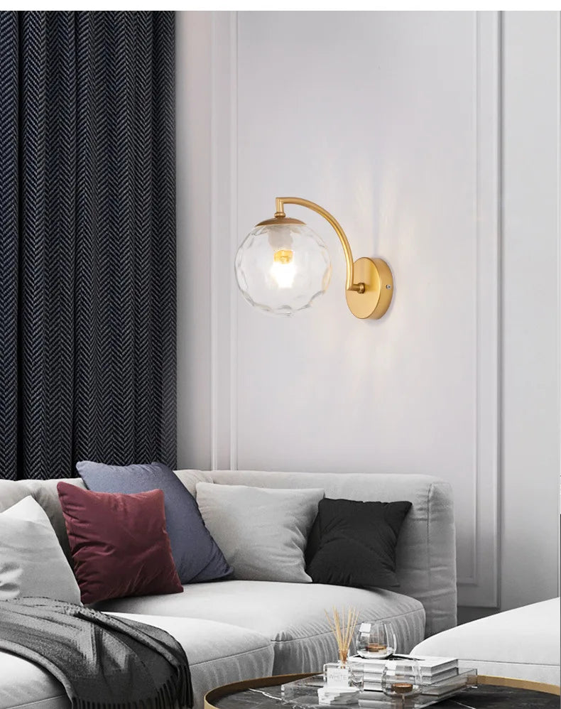 Glazen bolvormige wandlamp in zwart of goud
