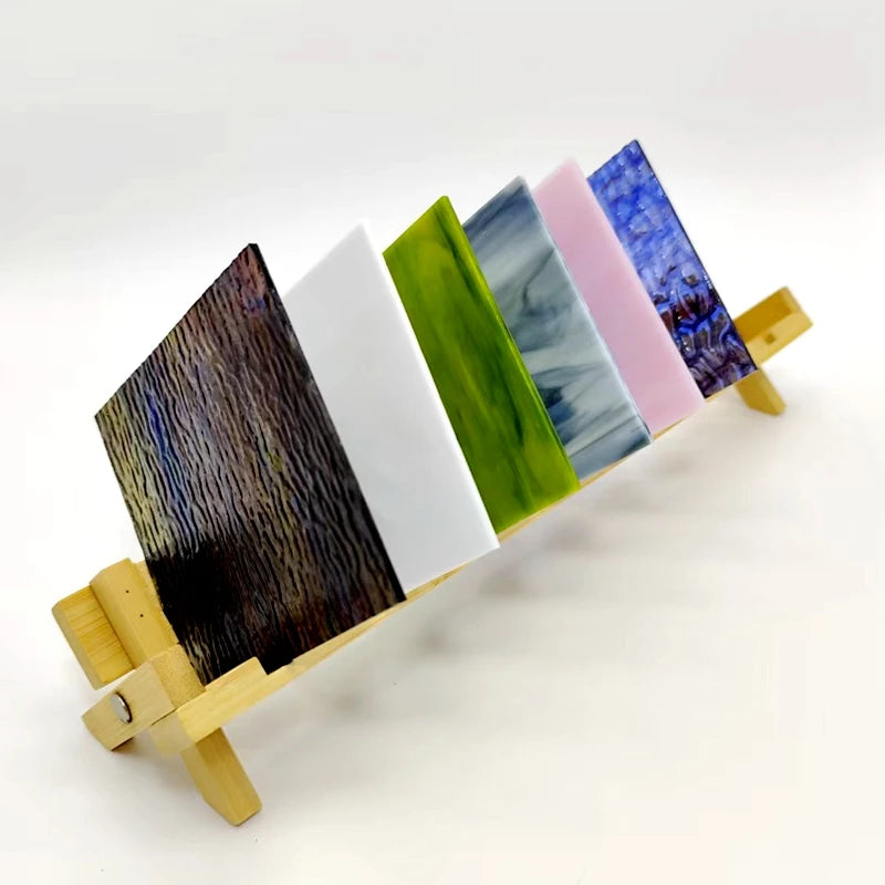 Sechs Buntglas-Kunstblätter, 10 × 10 cm