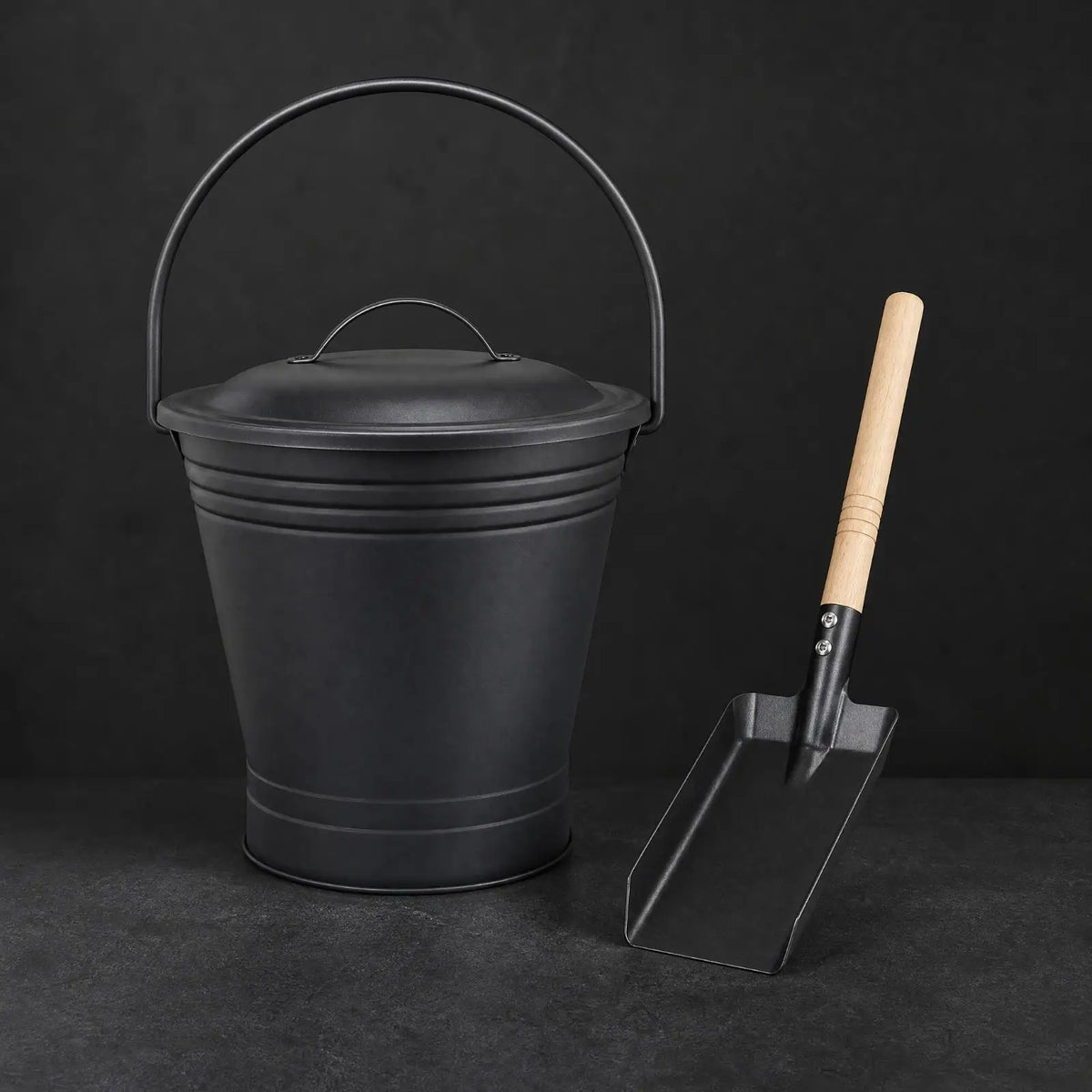 Lidded Fireplace Ash Bucket with Shovel, 11 L