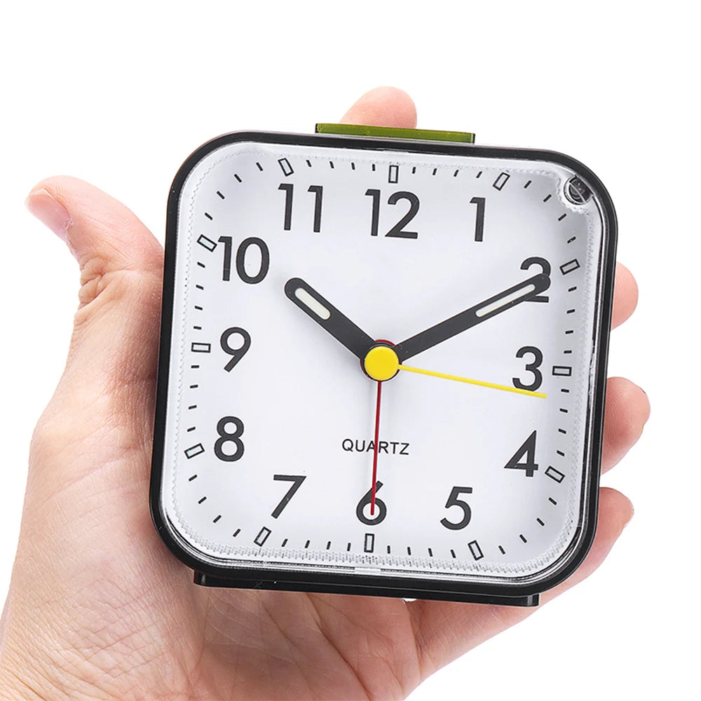 Compact Analogue Alarm Clock with Light and Snooze