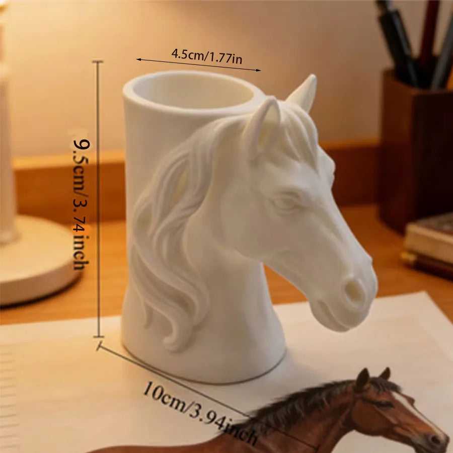 Portapenne decorativo a forma di testa di cavallo