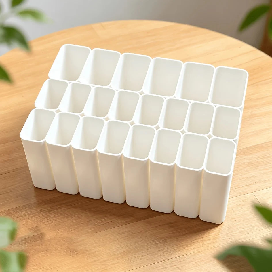Eleven- or Twenty-Two-Slot Cable Organiser