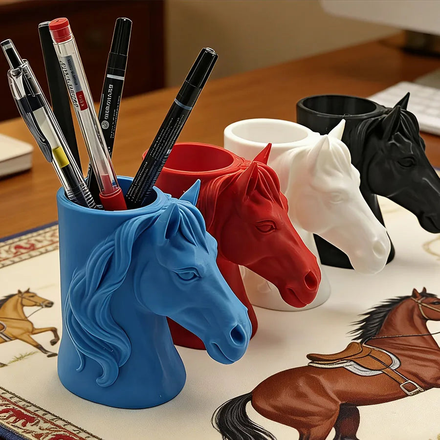 Portapenne decorativo a forma di testa di cavallo