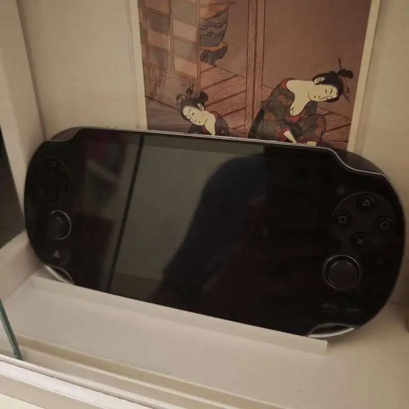 Desktop Stand for Handheld Game Consoles