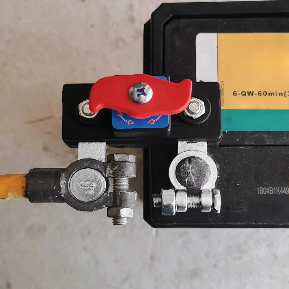 Prekidač za isključenje automobilske baterije 12V/24V ﻿Isključivanje automatske zaštite od kratkog spoja Otpornost na curenje Univerzalni auto dijelovi