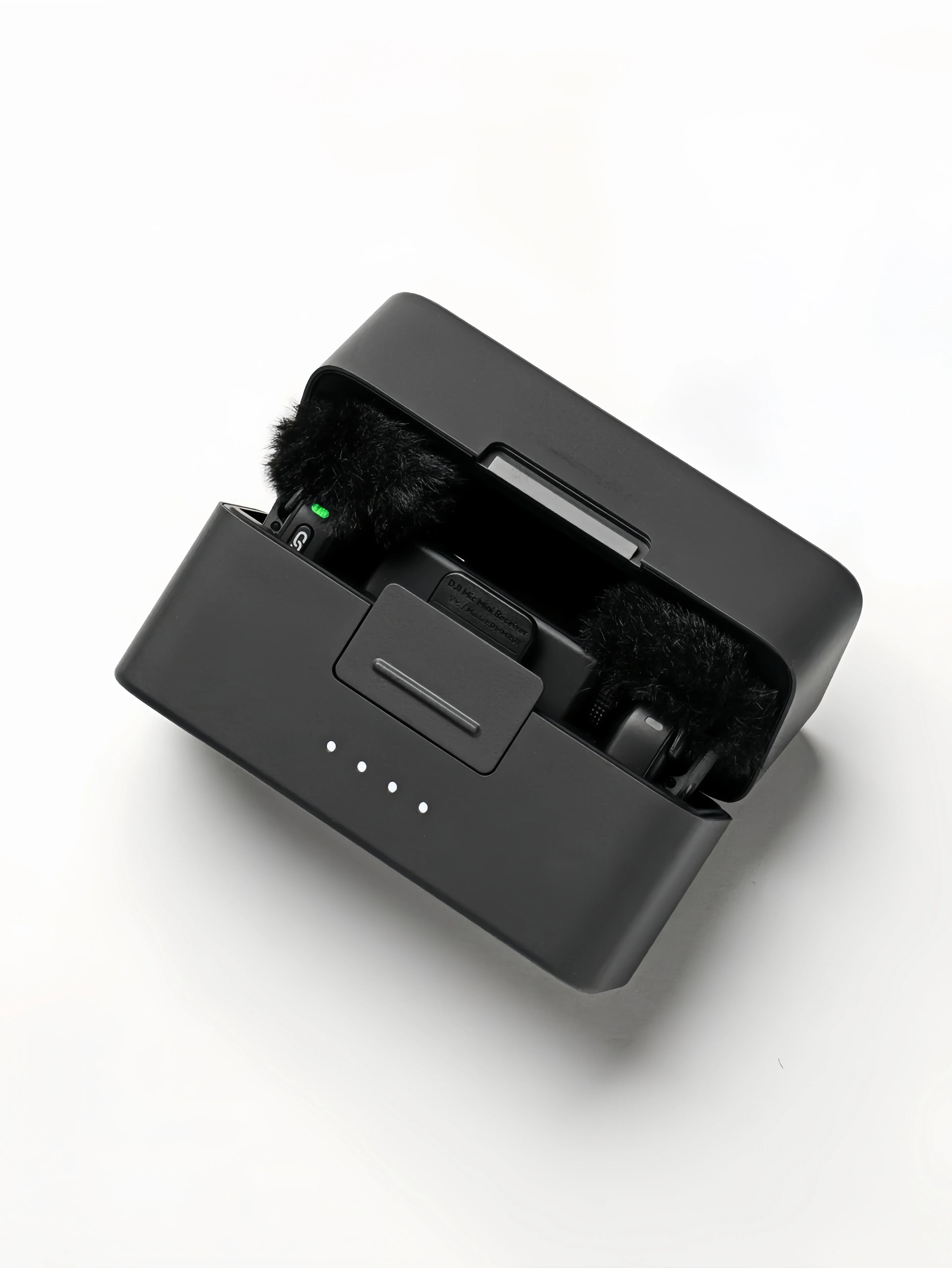 DJI Mic Mini bezdrátový mikrofonní systém s nabíjecím pouzdrem