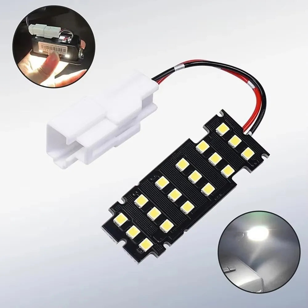 Bela LED-svetlobna plošča za prtljažnik avtomobila s priključkom