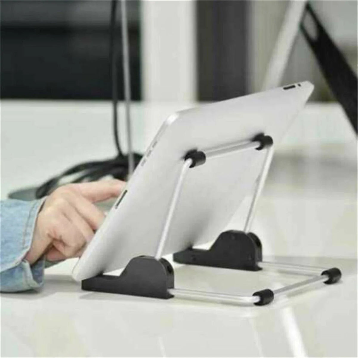 Podesivi metalni stalak za tablet