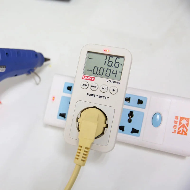 UNI-T UT230B-EU energimätare, spännings-, ström-, kostnads-, frekvens- och effektmätare med LCD för övervakning av energiförbrukning