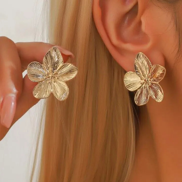 Popular Women's Fashion Earrings Flower Alloy Retro Style Women's Party Accessories Gifts 
