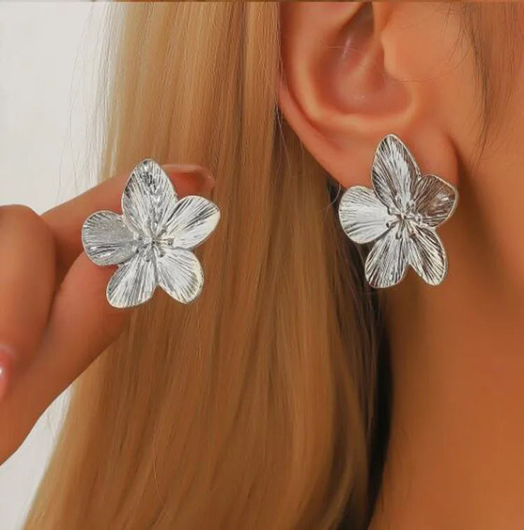 Popular Women's Fashion Earrings Flower Alloy Retro Style Women's Party Accessories Gifts 