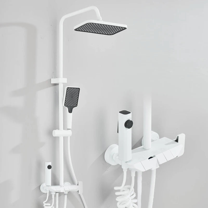 Digitalt display regnbrusersystem med bidet og badekarudløb