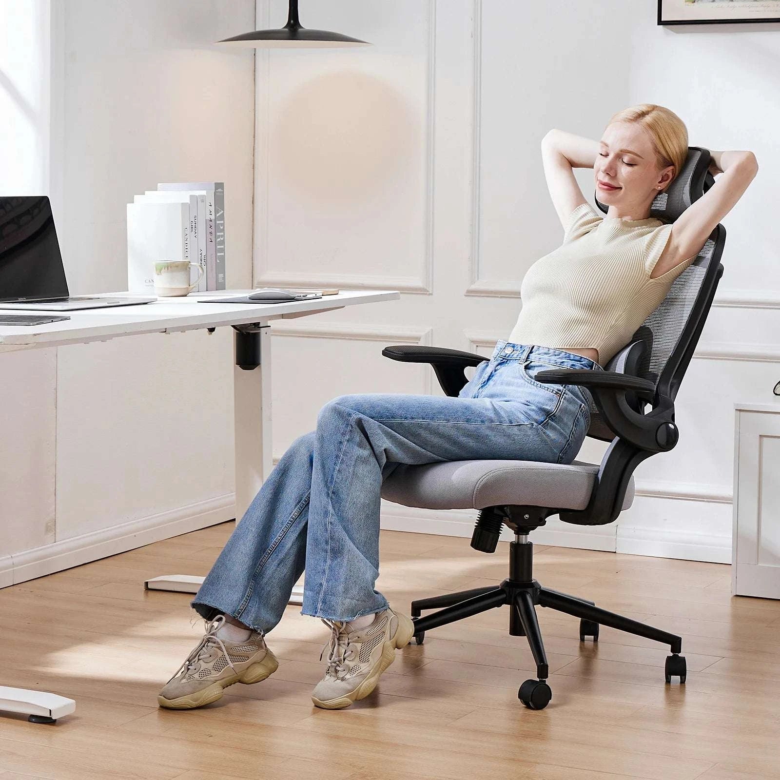 Ergonomic Mesh Office Chair with Adjustable Lumbar & 120° Tilt-black / United States