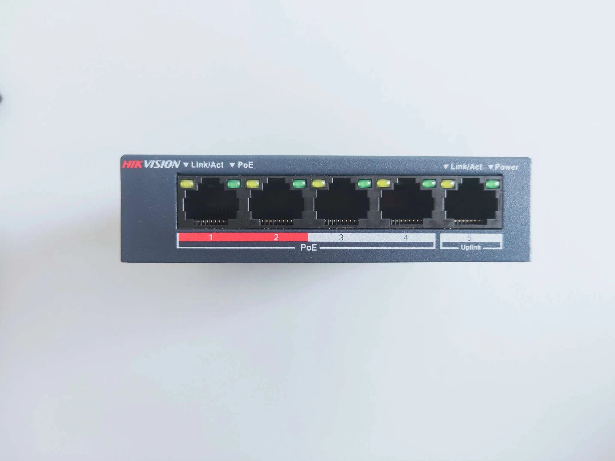 HIKVISION 4-Port Fast Ethernet PoE Switch DS-3E0105P-E/M-Default Title