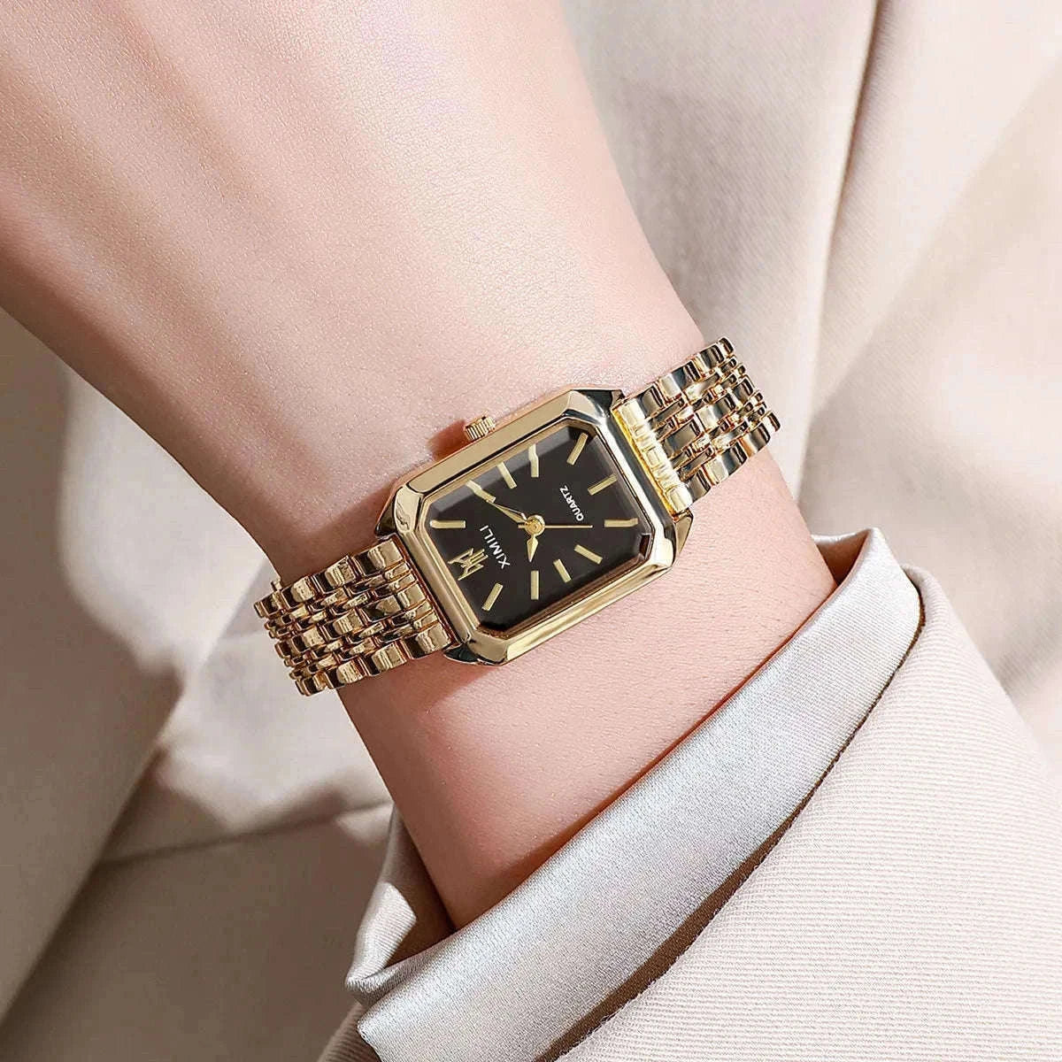 Luxury Quartz Watch with Rhinestone Detail and Rectangular Dial-Pink