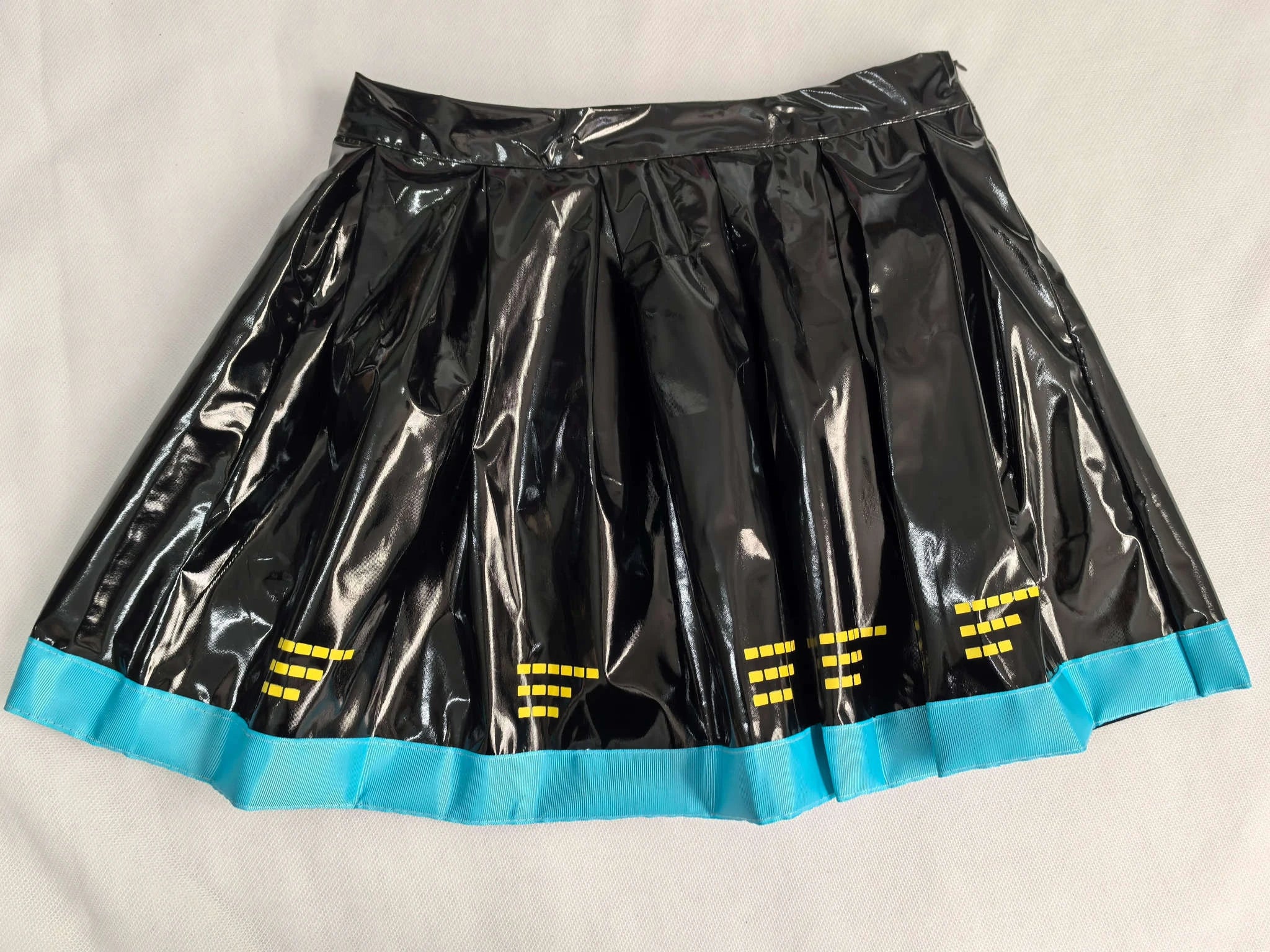 Miku Cosplay Full Set Silver Leather Fabric Costume-Wig Only / M