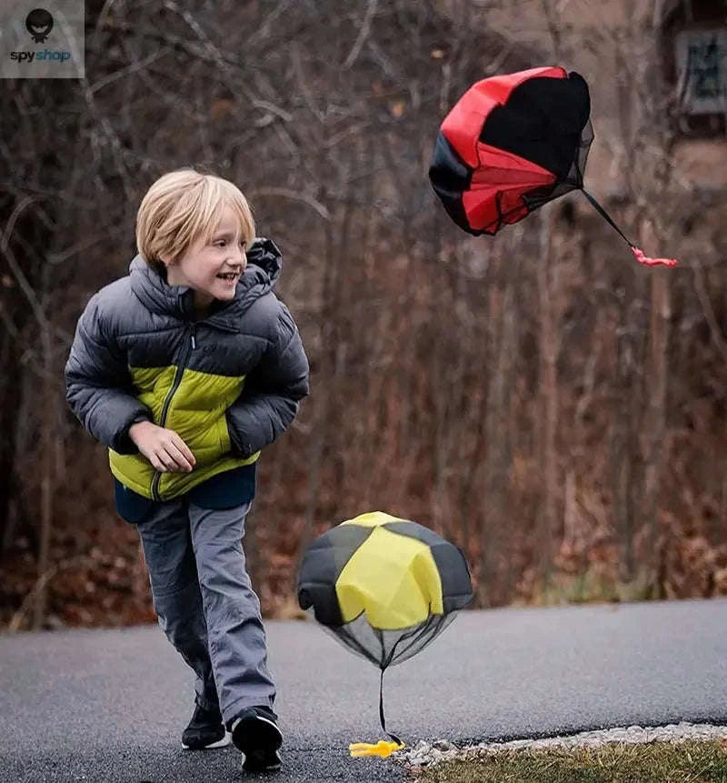 Outdoor Flying Parachute Toy – Tangle‑Free Launches and Backyard Fun-3pcs