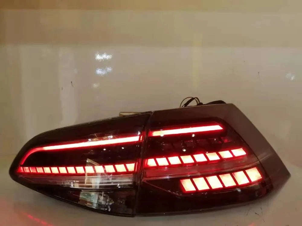 Pair of LED Tail Light Assembly for VW Golf 7 / 7.5-Smoked 2PCs / france
