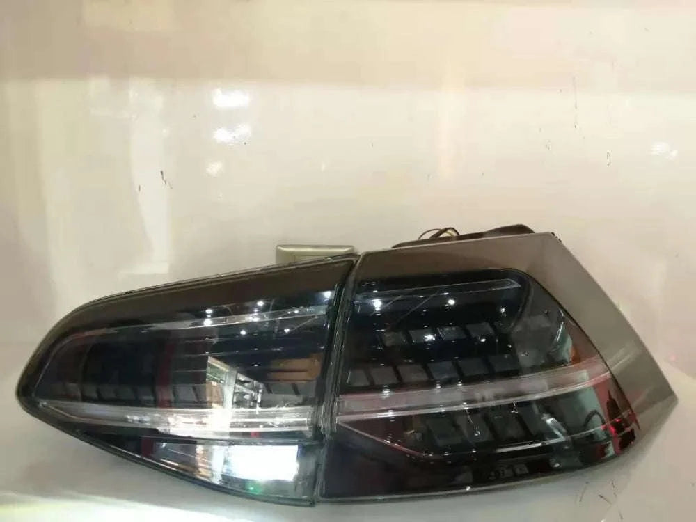 Pair of LED Tail Light Assembly for VW Golf 7 / 7.5-Smoked 2PCs / france