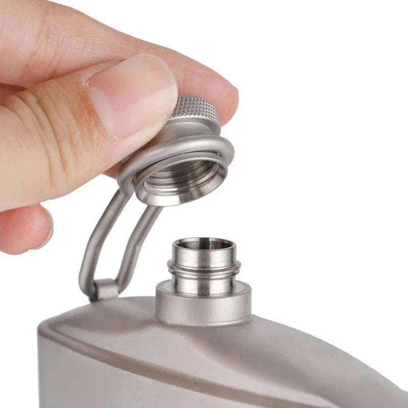 Portable Pure Titanium Hip Flask with Funnel, 200ml/260ml-Ta8603S-200ml