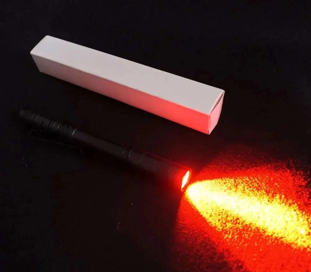 Red Light Penlight Flashlight for Night Observation and Outdoor Use-702 red lgiht / Black / AAA