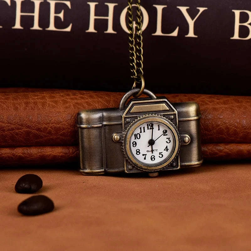Retro Camera Keychain Watch Pendant-P959 / CHINA