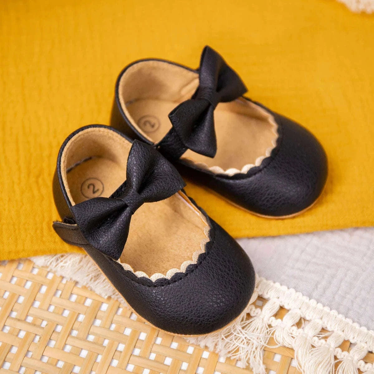 Retro Solid Color Bow Baby Walking Shoes for Early Steps-black / 6-12months