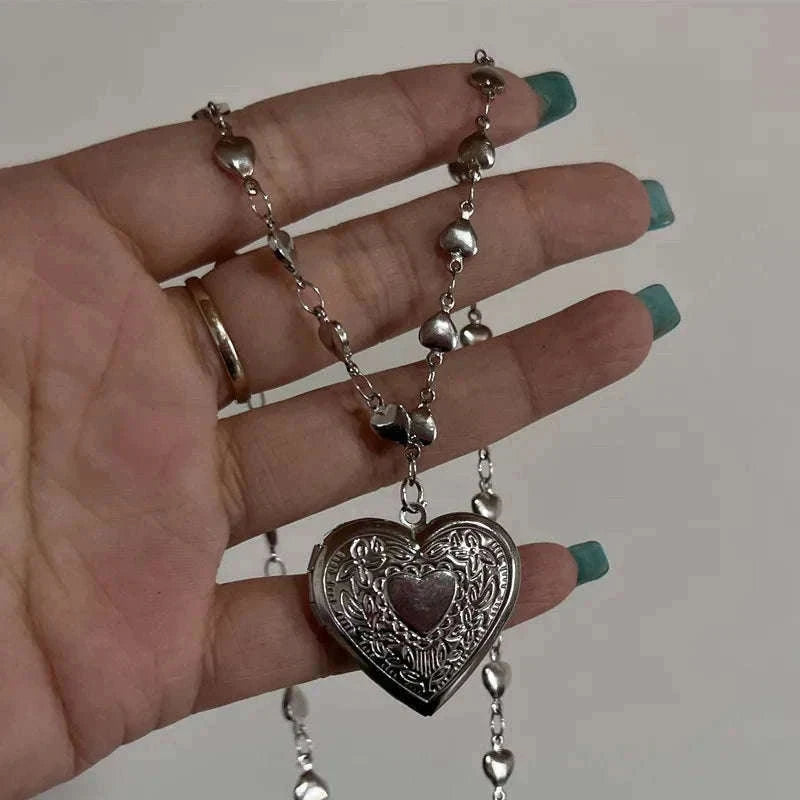 Romantic Heart Locket Photo Frame Pendant Necklace-06